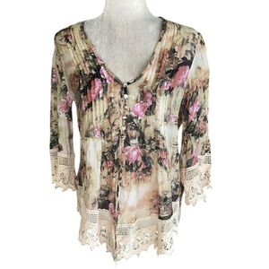 NWT Adiva Floral Fushion Rose Print Crochet Lace Pintucked Top in Beige - M